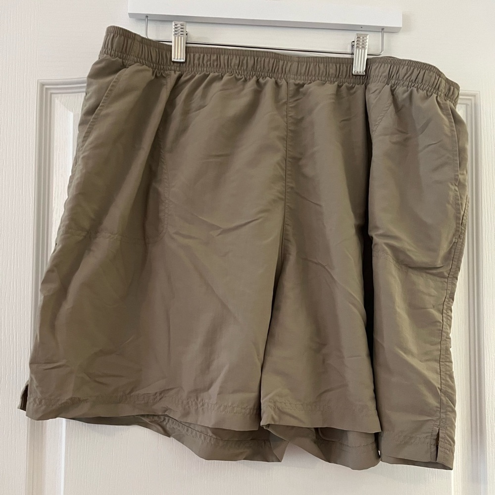 Columbia men’s shorts